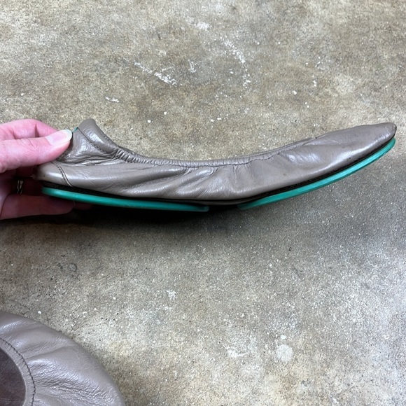 Tieks Tan Leather Ballet Flats 
Size: 9 - Picture 11 of 14